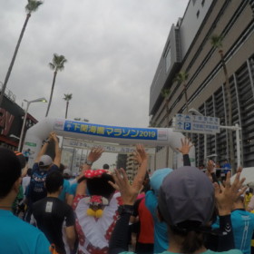 マラソン1万人のスタート