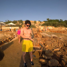 塗りやすいように、椅子もあり